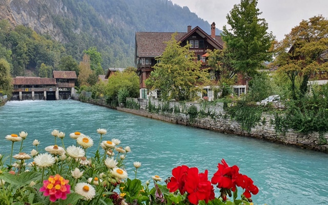 Khám phá thị trấn Interlaken - vùng đất cổ tích nổi tiếng của Thụy Sĩ